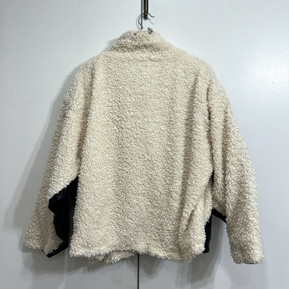 NWT Blank NYC Fresh Air Vegan Leather Sherpa Trucker Jacket Size Large - Picture 6 of 6